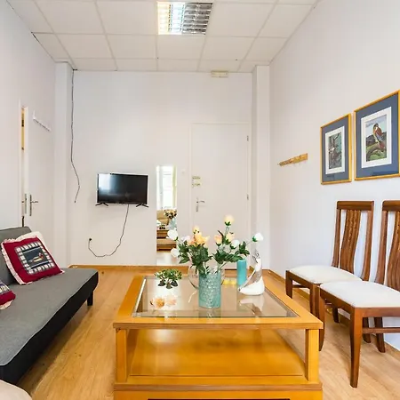 Square Getaway - Ideal Kalamata