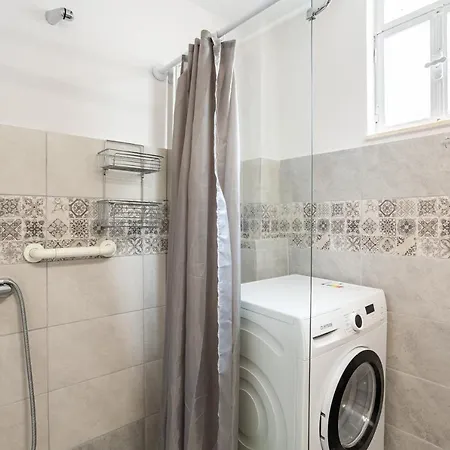 Square Getaway - Ideal *