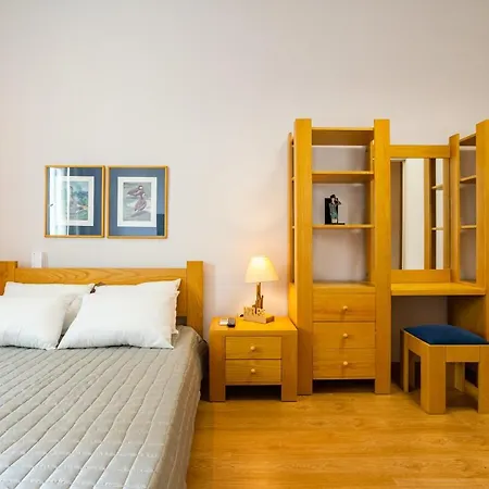 Square Getaway - Ideal *